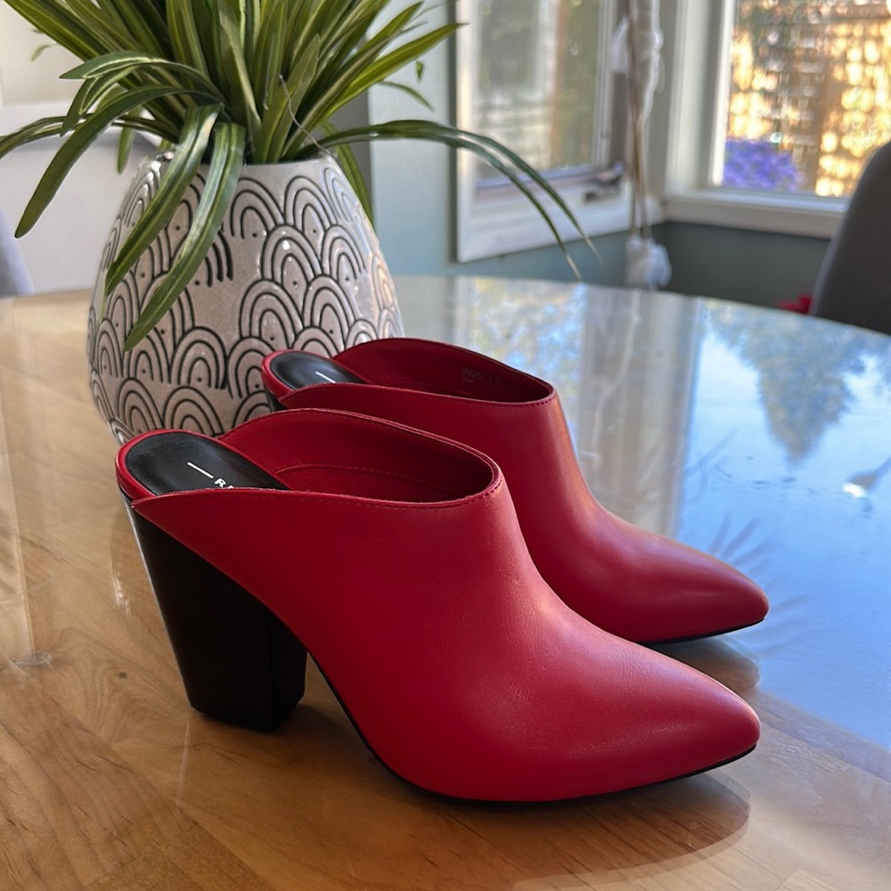 Report red mules